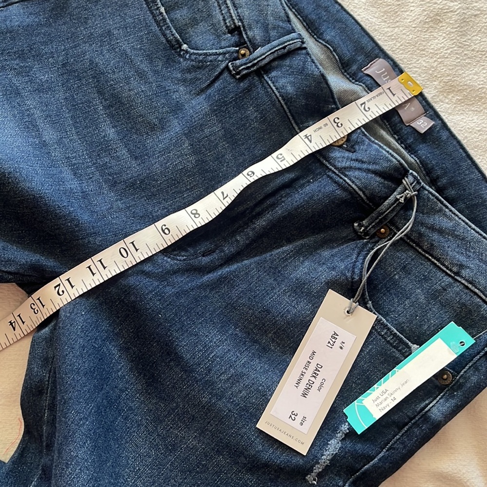 Jean - Picture 10 of 10